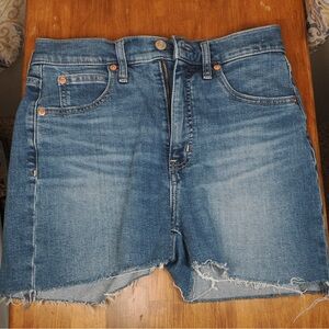 Gap Kick Fit High Rise Cutoff Jean Shorts - Size 28